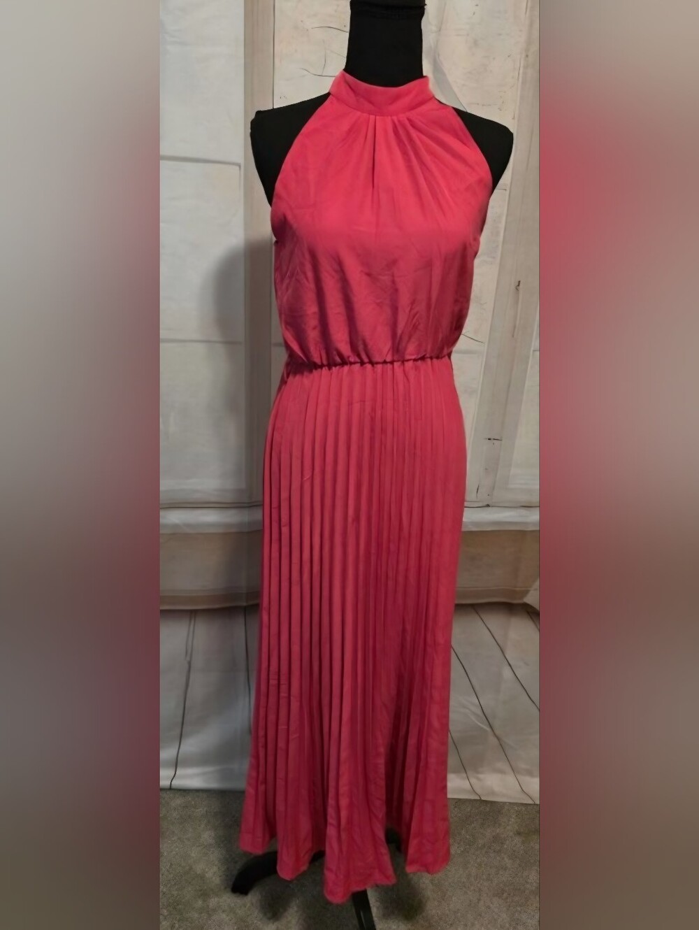Sleeveless Halter Pleated Maxi Dress